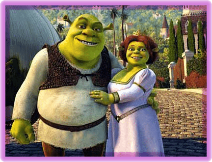 Shrek et Fiona après leur mariage posant souriant sur une photo.